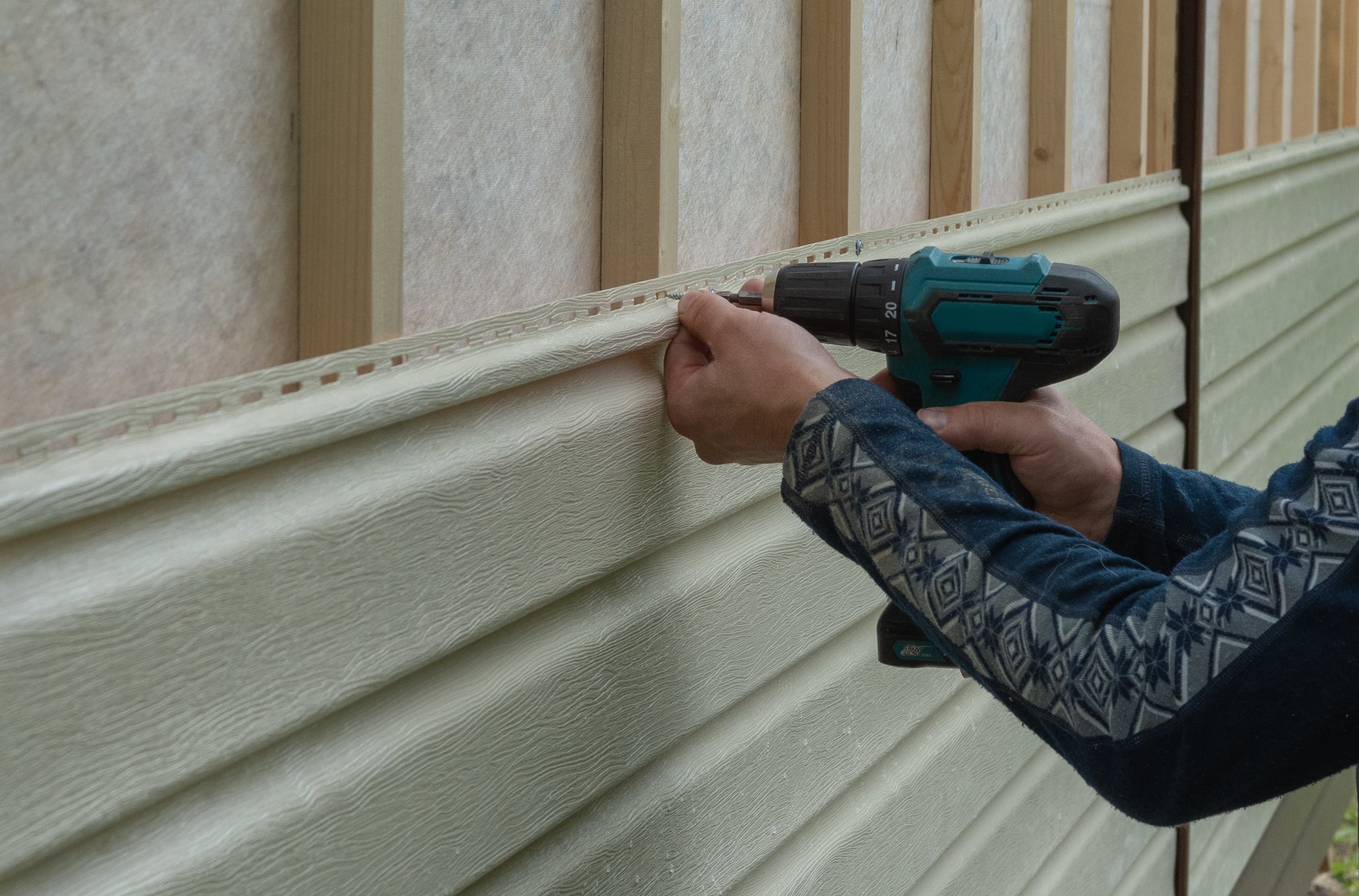 Complete Guide to House Siding: When to Repair vs Replace Your Home's Exterior